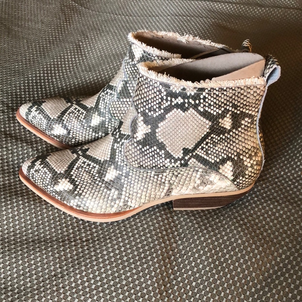 Dolce Vita Women’s Unity Booty